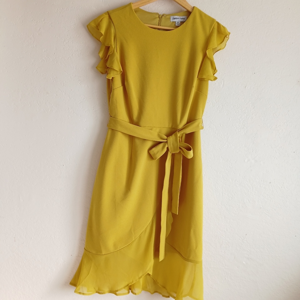 Elegant Dress Belted Yellow Mustard Sleeveless Belted  Ruffle Hem Size 6